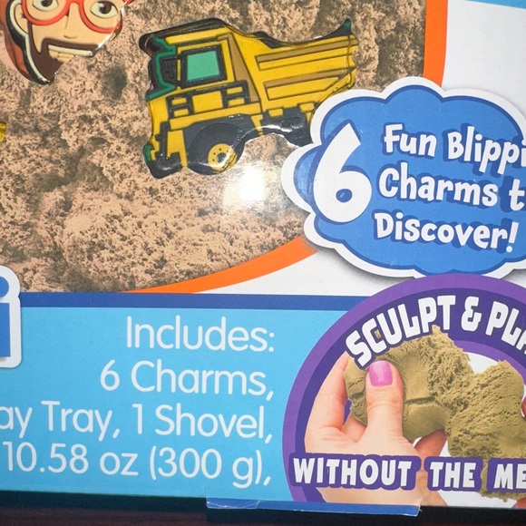 NIB | Blippi painting set and Blippi sand dig kit l | 2 items - Picture 5 of 8